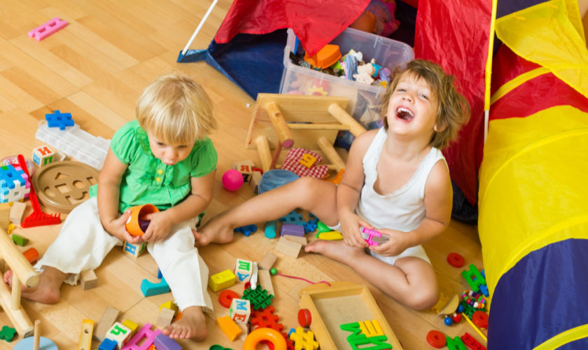 children-playing-with-blocks